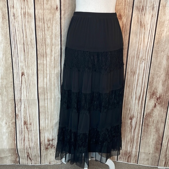 MSK Dresses & Skirts - MSK Black Maxi Skirt with Lace “Stripes” Size Small NWT
